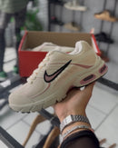 Tênis Nike KN02