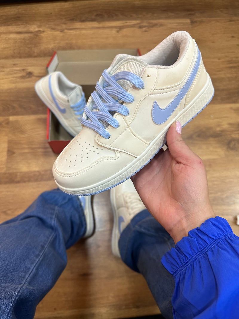 Nike Air Jordan Low Off azul