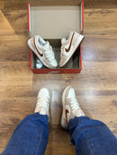 Nike Air Jordan Low Bege marrom