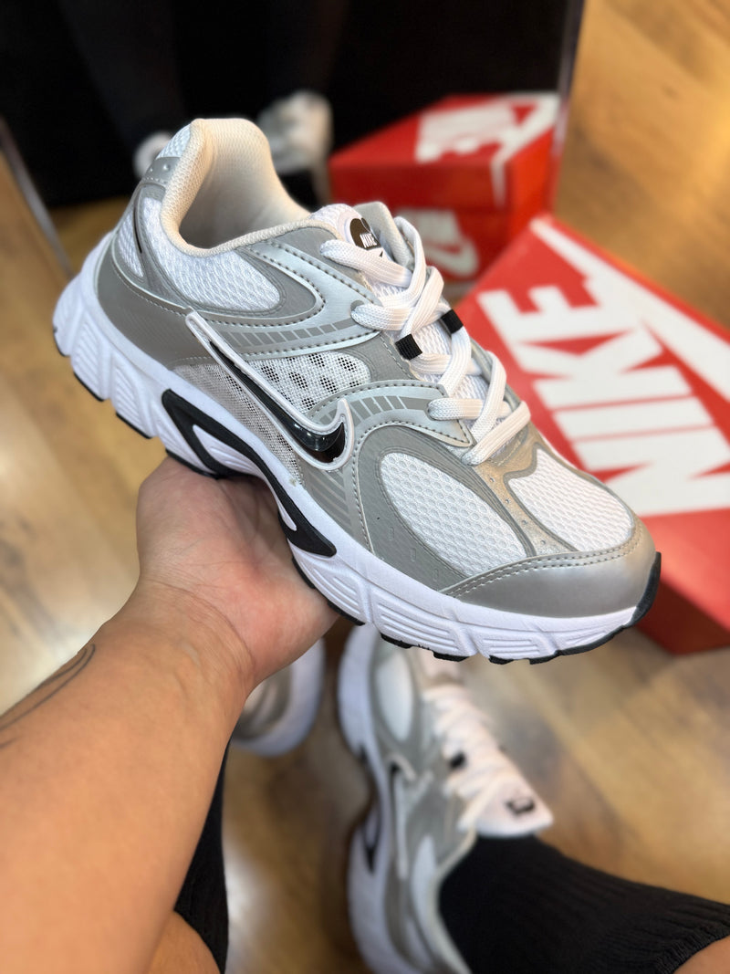 Nike KN05 Branco/Preto