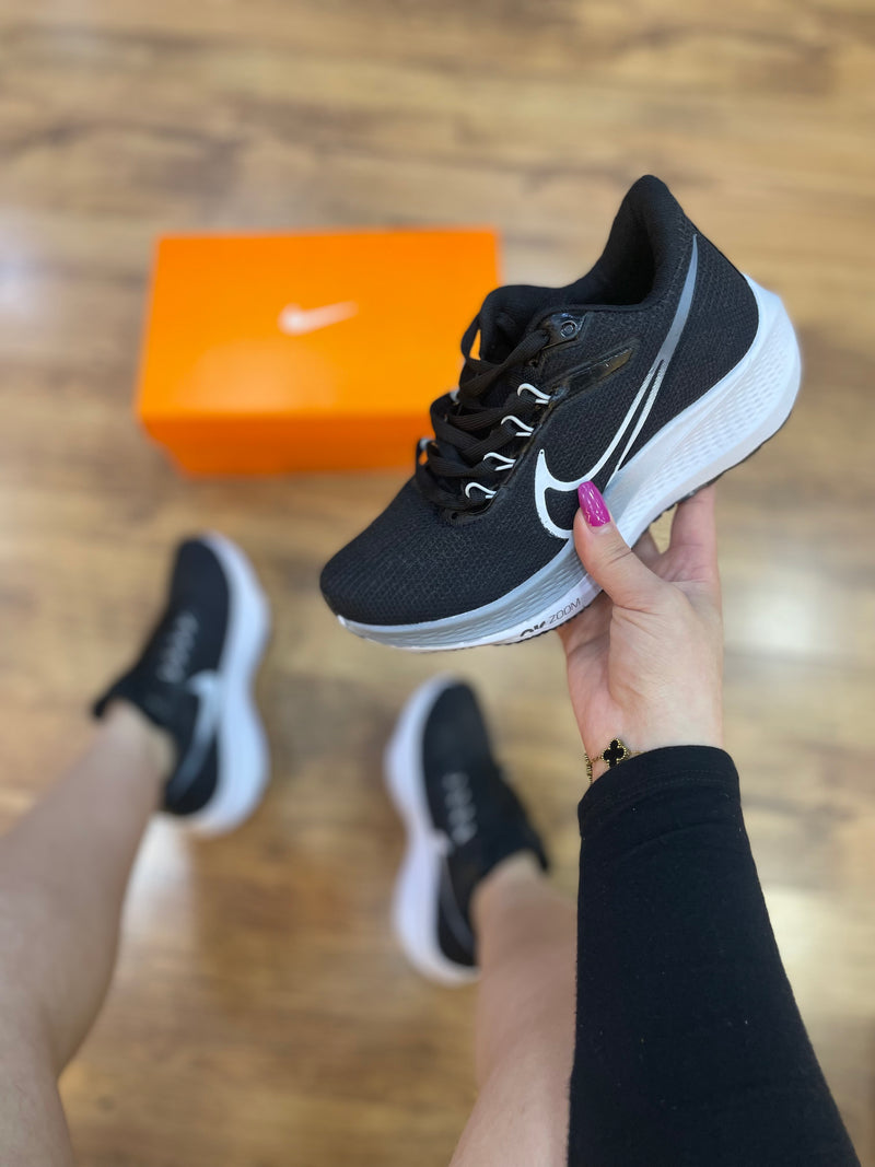 Nike Pegasus Preto Sombra