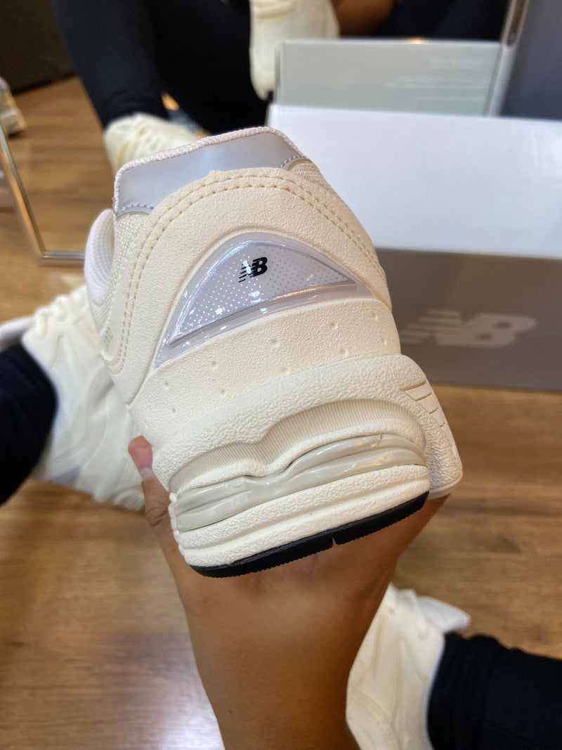 NB 2002R Off /branco