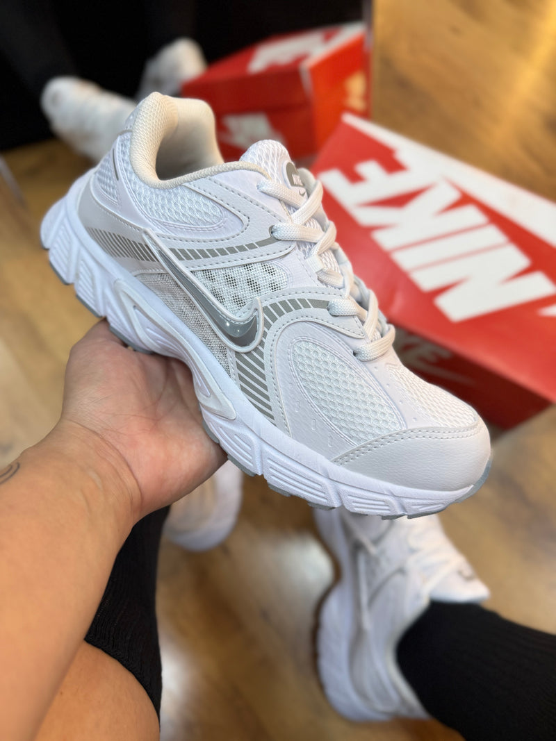 Nike KN05 Branco/Cinza