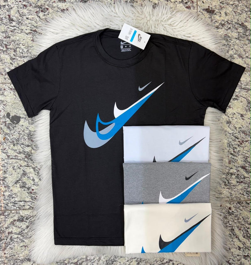 Camiseta Nike Triple Swoosh