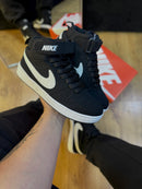 Tênis Nike Borough Nobuck