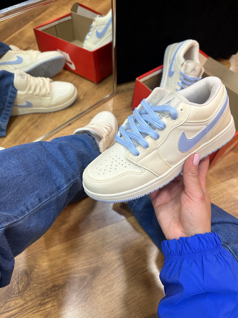 Nike Air Jordan Low Off azul