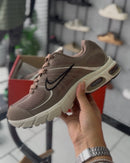 Tênis Nike KN02