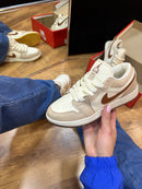 Nike Air Jordan Low Bege marrom