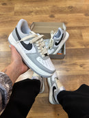 Air Force 1 cinza branco preto
