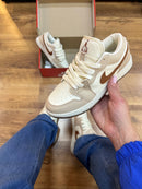 Nike Air Jordan Low Bege marrom