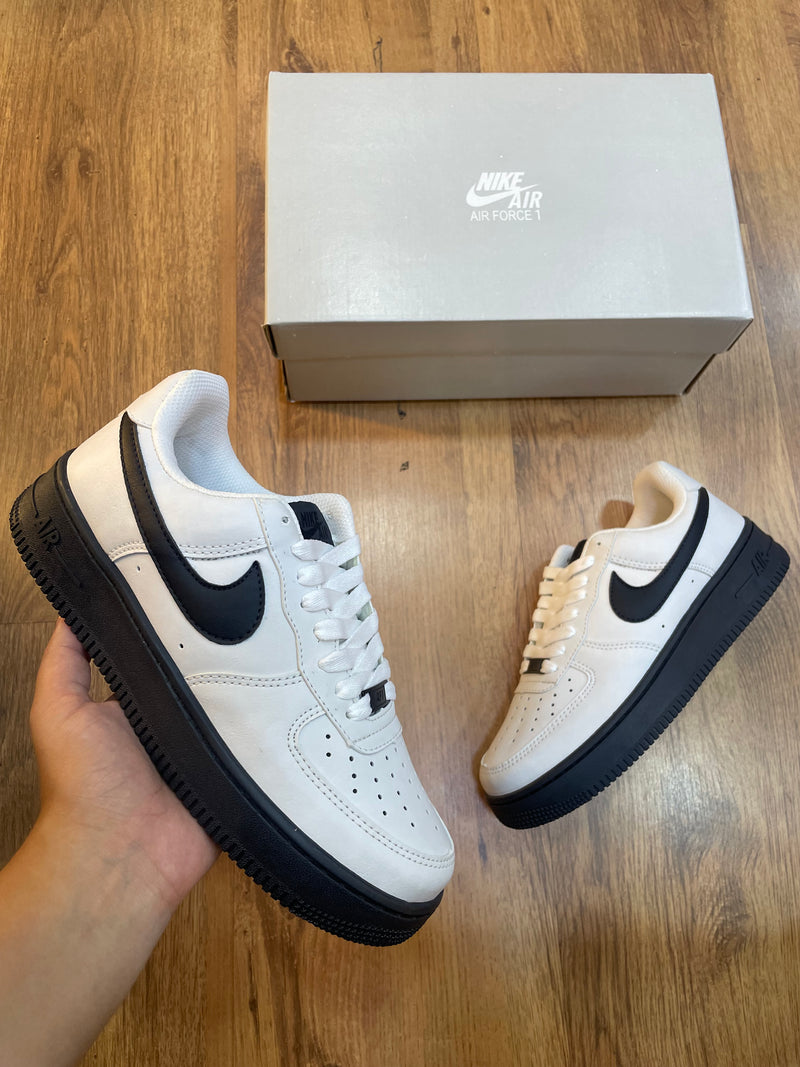 Air Force 1 Branco e Preto
