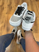 Air Force 1 Branco Cinza e Preto Bordado